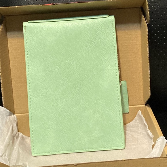 NIB small Seosto crossbody - Picture 2 of 8